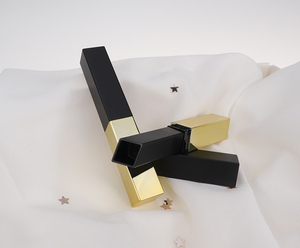 Oferta Especial: Envase Cuadrado de Plástico para Lápiz Labial Marca BLOOM, Color Dorado, Impresión Serigrafiada, Cierre a Presión, Similar a <span class=keywords><strong>YSL</strong></span>, para Productos Vacíos - Product Image 3