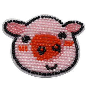 بيع بالجملة مخصص لطيف على شكل باندا صينية مطرز بالخرز إكسسوارات الملابس - Product Image 5