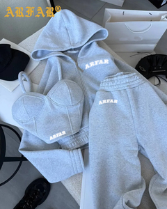 <span class=keywords><strong>Abbigliamento</strong></span> Femminile di Lusso Personalizzato di Marca 2026 Nuovi Arrivi Set 3 Pezzi Tuta da <span class=keywords><strong>Donna</strong></span> con Felpa con Cappuccio e Pantaloni Tuta Sportiva - Product Image 1