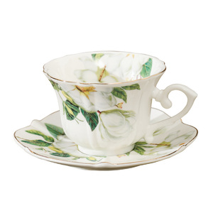 Vente en gros d'ensemble de tasses à expresso en céramique imprimée de fleurs vintage pour cafés ensemble de tasses à café et soucoupes avec bordure dorée - Product Image 6