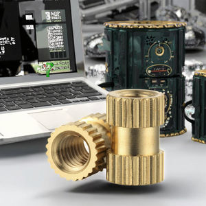 Inserts filetés en laiton passivé M1.6 conformes à la norme ROHS pour injection plastique - Product Image 3