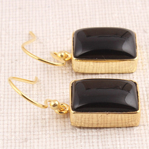 Pendiente de declaración de piedras preciosas negras forma de rectángulo pendiente colgante de ónix negro latón macizo 18K chapado en oro colgante de joyería hecha a mano - Product Image 2