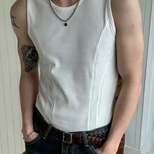 เสื้อกล้ามออกกำลังกายผู้ชายแบบเรียบง่ายสำหรับฤดูร้อน ออกแบบใหม่ ขายส่ง รับทำโลโก้ตามสั่ง - Product Image 2