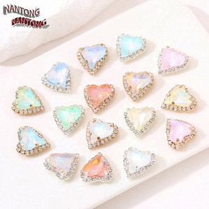 Nantong Rhinestones <b>Heart</b> Shape Flatback Rhinestone Crystal DIY Jewelry Accessories for Clothing Wedding Dress - Product Image 1
