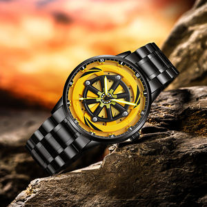 Envío de la gota Creative Anime Wheel Hub Watch Tridimensional Hollow Men's Watch Reloj de cuarzo genuino de gama alta - Product Image 2