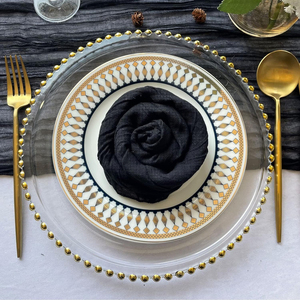 Vente en gros de serviettes en tissu 100% lin, brodées à la mode, couleurs unies, techniques faites à la main, jetables pour les repas, les mariages et les événements - Product Image 1