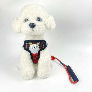 Laisse anti-étranglement pour chien avec poche en maille dorée et harnais de poitrine, fabriquée par un fabricant de laisses pour animaux de compagnie. - Product Image 3