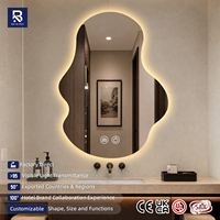 Espejo de Baño de Lujo con Diseño Irregular de Nube LED IP44, Estilo Costero, Sin Marco, Retroiluminado Orgánico, Inteligente, Antivaho, Personalizado para Proyectos Hoteleros