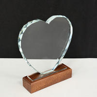 Décoration en cristal pour anniversaire de mariage, trophée personnalisé en forme de cœur en cristal avec base en bois