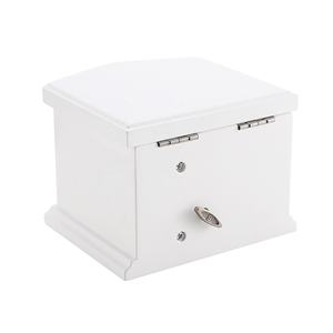 Caja Musical de Bailarina Blanca de Lujo Personalizada con Cerradura para Mujeres y Niñas, para Guardar Collares, Pendientes, Pulseras y Anillos - Product Image 1