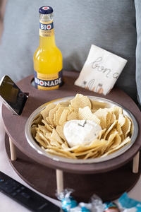 Grand organisateur de bol à collation et porte-bouteille de vin Organisateur de majordome pour canapé Snackbar Caddy pour canapé - Product Image 6