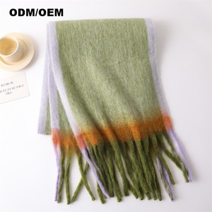 Écharpes en gaze à franges dégradées multicolores personnalisées pour l'automne et l'hiver par le fabricant - Product Image 4