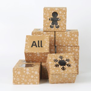 Boîte d'emballage en <span class=keywords><strong>papier</strong></span> kraft de style transfrontalier pour biscuits et cupcakes de Noël avec fenêtre visible et motif flocon de neige pour la pâtisserie à emporter - Product Image 4
