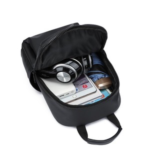 Borsa a Tracolla Impermeabile in RPET alla Moda, Convertibile, Doppia Modalità di Indosso, Multi Tasche, Zaino per Tablet, per Uso Quotidiano e Outdoor - Product Image 6