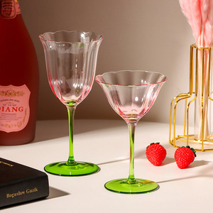 Copa de cóctel floral con tallo rosa y verde de 301-400 ml para fiestas, martini y vino - Product Image 2