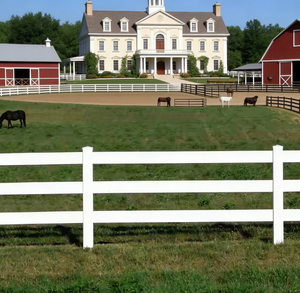 Valla de Vinilo PVC Blanca de 3 Rieles para Caballos, Ecológica y Certificada, de 4.5 pies de Altura, para Uso en Ranchos y Corrales - Product Image 1