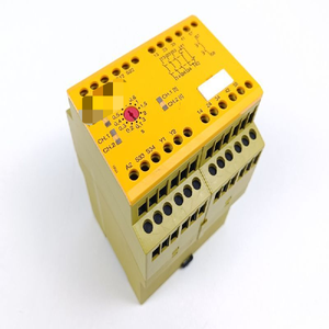 Controlador de Programación PLC V 3s 24VDC 3NO 1NC 1NO T ID No 774789 PROBADO EN PERFECTO ESTADO - Product Image 1