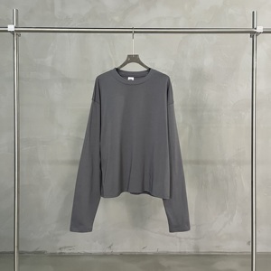 T-shirt surdimensionné à manches longues 100 % coton personnalisé, avec impression et broderie sur mesure en petites séries pour hommes. - Product Image 2
