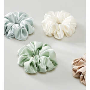 ที่มัดผมทำจากผ้าซาตินมัดผมทำจากผ้าไหมพิมพ์โลโก้ได้ตามต้องการ - Product Image 3