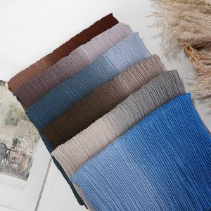 Hijabs de poliéster transpirables estirables con estampado liso de diamantes brillantes al por mayor para mujeres todas las estaciones - Product Image 3