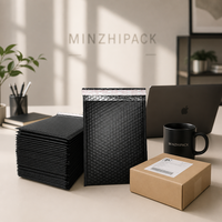 Enveloppes matelassées noires mates avec logo personnalisé, enveloppes auto-adhésives pour l'expédition, sacs d'expédition pour boutique e-commerce en gros
