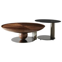 Ensemble de 2 tables basses gigognes modernes et luxueuses personnalisables en bois de noyer et verre noir, écologiques et durables, pour le salon