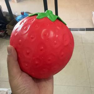 Jouet Squishy Géant Fraise 2026 – Jouet Anti-Stress Kawaii en Forme de Fruit pour le Bureau - Product Image 3