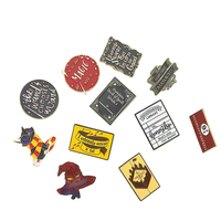 Pins en émail personnalisés sur mesure, badges métalliques de personnage de bande dessinée, vente en gros, pin's de revers de haute qualité pour cadeau de fan