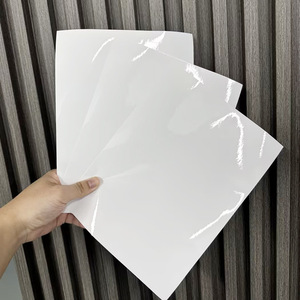 Feuilles de papier blanc imperméables pour dossards et étiquettes de courses sportives - Product Image 1