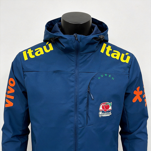 Vestes de football style brésilien en gros, vestes coupe-vent à capuche pour hommes, hauts décontractés pour les sports de plein air. - Product Image 2
