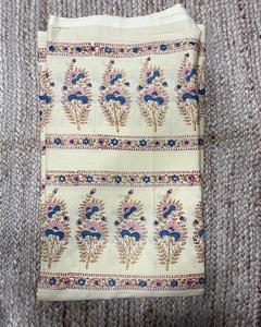 Robes pour garçons en coton doux faites à la main, imprimées à la main avec motifs naturels indiens, légères 110 GSM, pour couvre-lit, sacs et décoration - Product Image 1