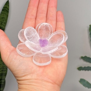 Fleur en pierre précieuse de cristal écologique faite à la main avec centre violet pour la décoration intérieure Feng Shui - Product Image 4