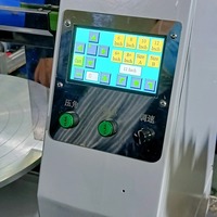 Machine automatique KAINO pour le glaçage, l'étalement, le lissage, la décoration, le recouvrement et le remplissage de gâteaux ronds pour mariages et anniversaires