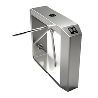 Puerta de Acceso Semiautomática de Tres Rodillos Compatible con Tarjeta RFID para Control de Entradas en Estadios