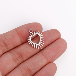Dijes de Corazón Personalizados con Logotipo Grabado, Colgante con Etiqueta, Dijes de Amor Hechos a Mano, Joyería DIY, Regalo para el Día de la Madre, Cumpleaños, Jubilación - Product Image 2