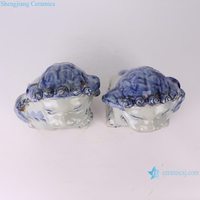RXCL08-C Paire de statues de chiens Foo en porcelaine bleue et blanche de style chinoiserie, lions gardiens chinois impériaux en céramique, décoration Feng Shui pour la maison