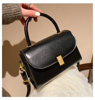 Sac à bandoulière tendance pour femme en cuir imperméable, sac à main simple et petit format carré, sac porté épaule ou croisé