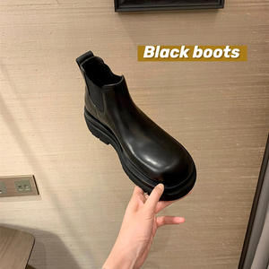 Botines Chelsea de Tacón Medio con Plataforma Gruesa Estilo Británico para Mujer, Marca Grape Mom, Color Humo - Product Image 4