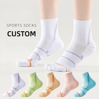 Chaussettes de course jetables durables professionnelles hautement sportives respirantes anti-dérapantes Spandex Logo bas taille unique pour les jeunes
