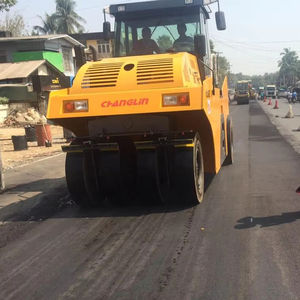 Rodillo Neumático Autopropulsado con Accionamiento Hidrostático para un Funcionamiento Suave - Product Image 2