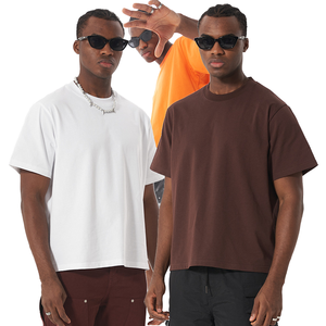 Camiseta de Alta Calidad de 220 Gramos con Estampado de Letras, Corte Regular, Diseño de Manga Corta para Hombre, Estilo Urbano Holgado - Product Image 1