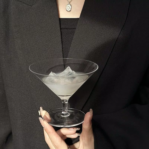 Nouvelle Arrivée 2026 – Verre à Cocktail Géométrique Triangulaire, Coupe Martini et Champagne à Large Ouverture pour Bar à Domicile et <span class=keywords><strong>Mixologie</strong></span> de Fête - Product Image 5