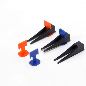 Système de pose de carreaux auto-nivelant russe avec entretoises, cales et clips en plastique pour l'installation au sol - Product Image 6