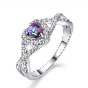 Anello a Cuore Intrecciato per Donne, Elegante Design a Croce, Accessorio Romantico per Dito - Product Image 1
