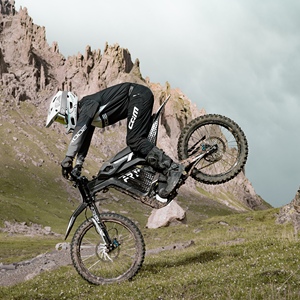 Nouvelle Moto Électrique Tout-Terrain Économique 2026, Double Usage (Commuting et Off-Road), 3 Modes de Conduite, 17KW 500Nm 72V 40Ah, Autonomie 120km, Vitesse 95km/h, Charge Rapide 4H - Product Image 4