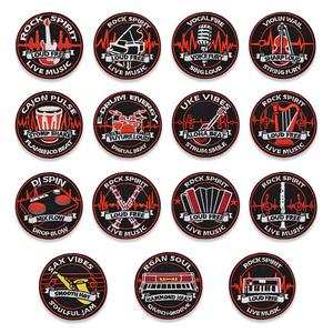 Parche Termoadhesivo Bordado de la Serie de Instrumentos Musicales de Rock: Piano, Guitarra, Batería para Decoración de Bolsos y Ropa - Product Image 1