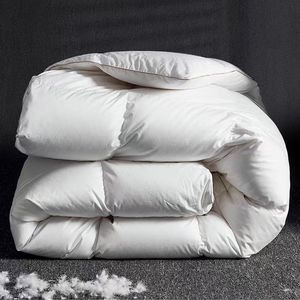 Piumino in Piuma d'Oca per Tutte le Stagioni, Biancheria da Letto di Lusso per Hotel con 8 Anelli, Inserti Morbidi e Voluminosi in Cotone - Product Image 2