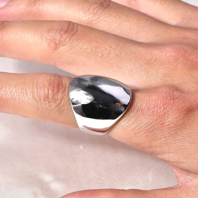 새로운 디자인 18k 골드 스테인레스 스틸 중공 청키 큰 부드러운 반지 여성 방수 저자 극성 보석 선물