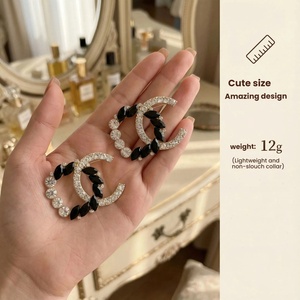 ขายตรงจากโรงงาน เข็มกลัดโลหะประดับเพชรหรูหรา ดีไซน์หรูหรา แรงบันดาลใจจากดีไซเนอร์ เครื่องประดับแฟชั่นสำหรับผู้หญิง เหมาะสำหรับงานแต่งงาน งานปาร์ตี้ ทุกฤดูกาล - Product Image 1