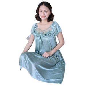 Groothandel Dames Zomer Nieuwe <span class=keywords><strong>Sexy</strong></span> Kanten V-Hals Nachtjapon Zachte Coole Nachtkleding Jurk Plus Oversized Ijs Zijden Nachthemd Voor Dames - Product Image 1